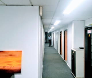 Bureau privé 43 m² 12 postes Location bureau Rue Galvani Massy 91300 - photo 5